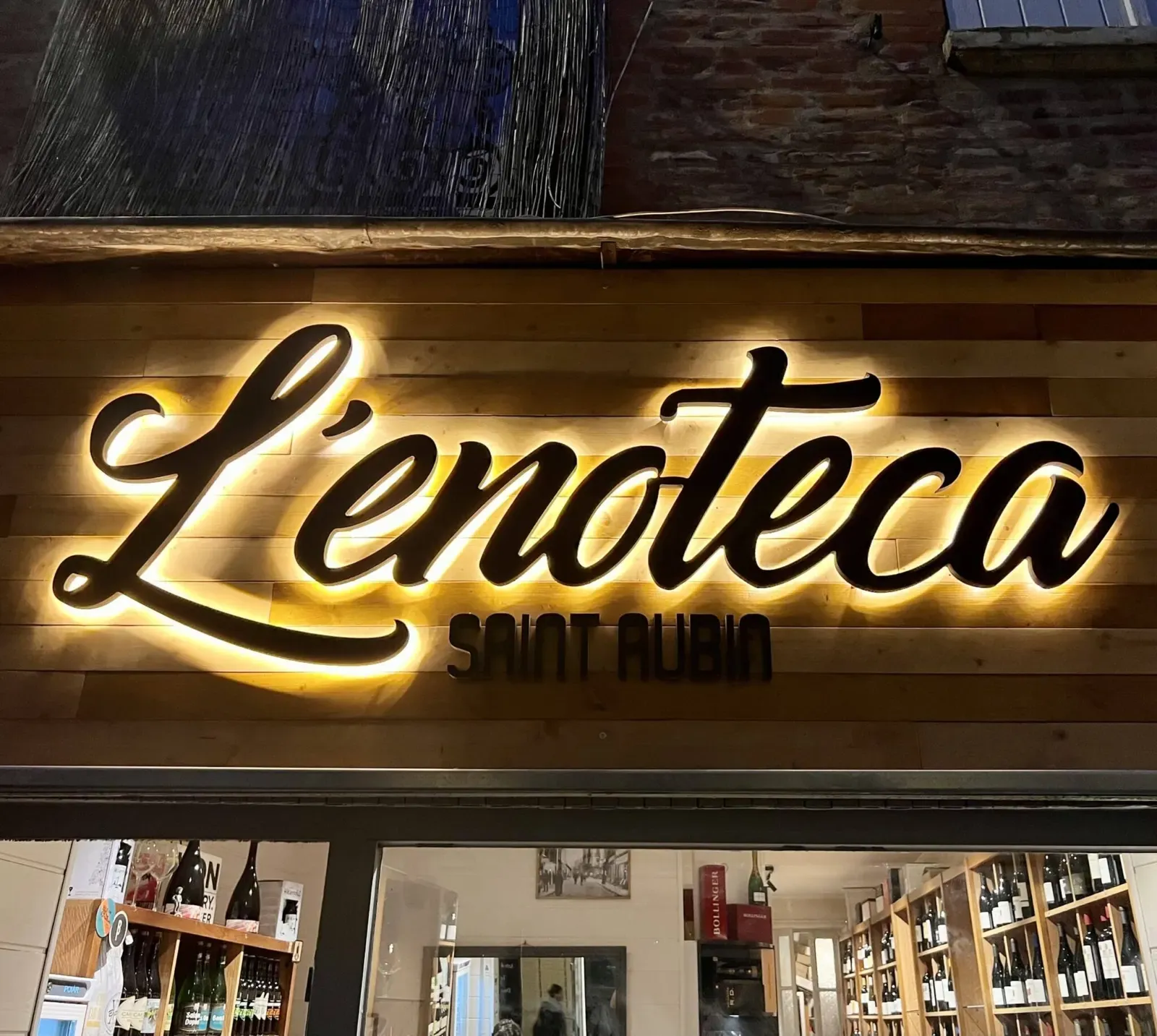 Lettres script lumineuses : L'Enoteca