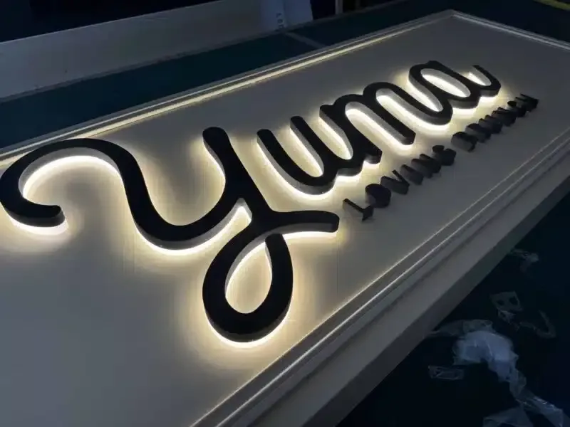 Lettres script rétroéclairées Yuma
