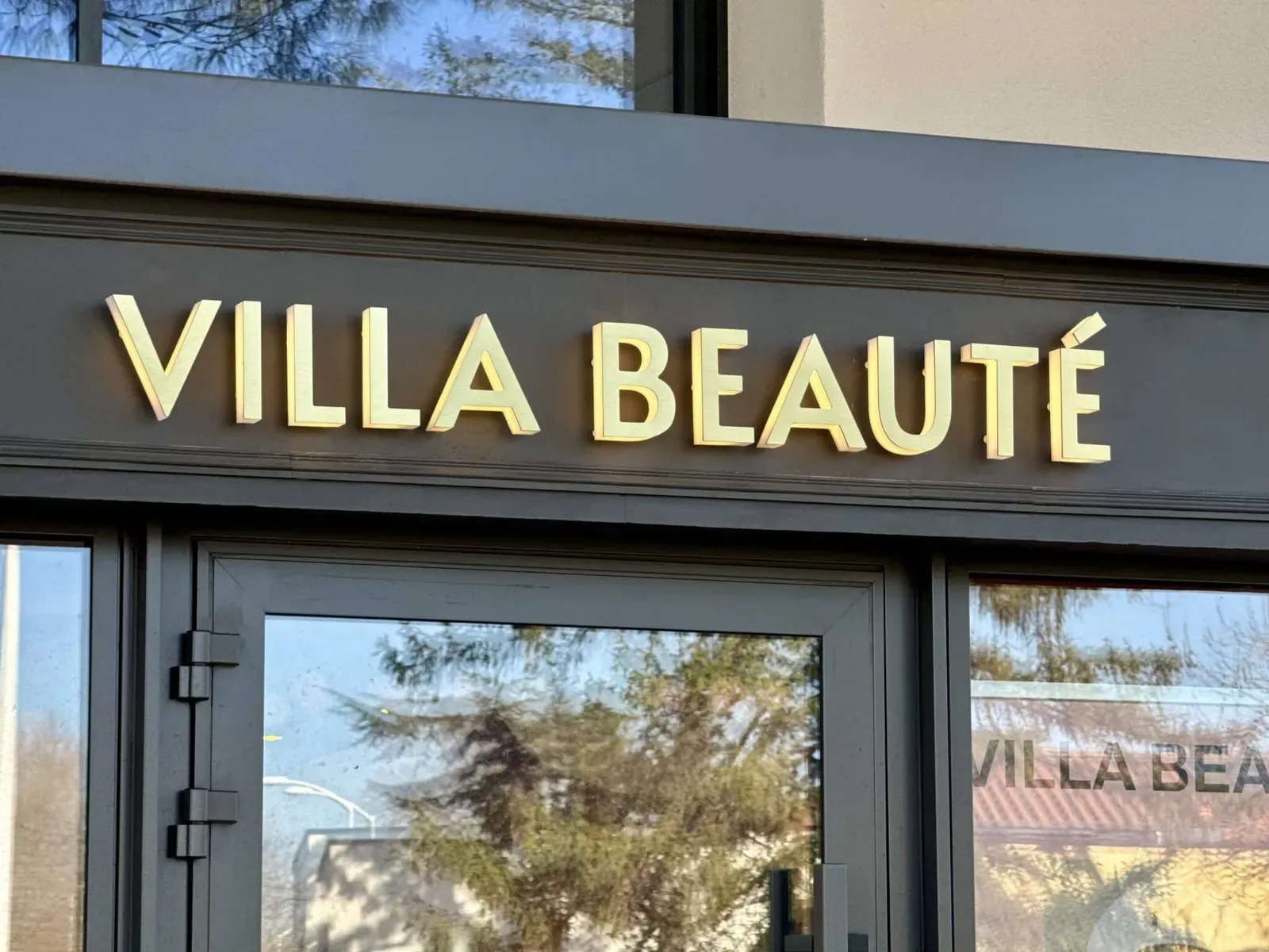 Lettres boîtiers : Villa Beauté