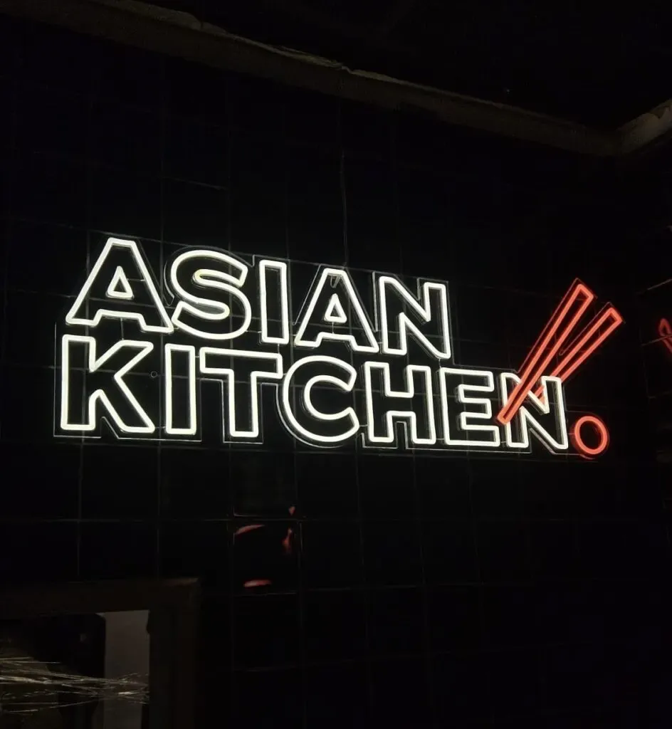 Néon LED Asian Kitchen sur mur noir